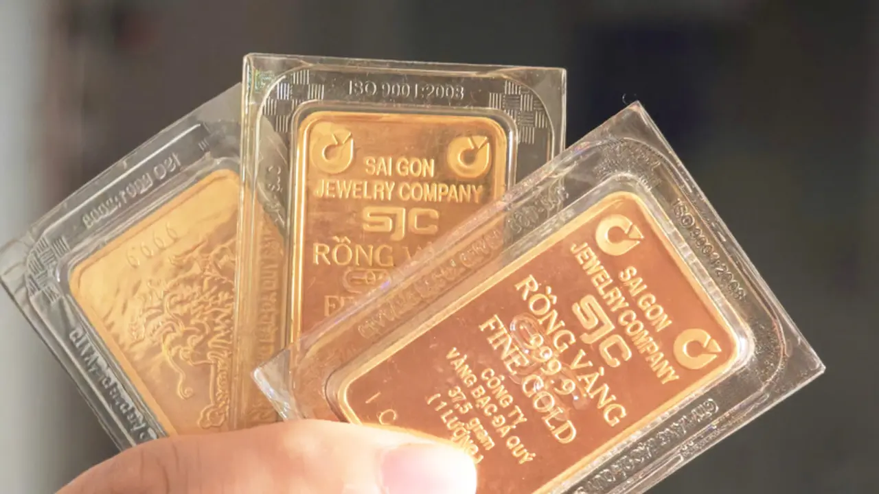 خسارة 1.4 مليون دونغ فيتنامي تنهي المسار الصعودي في أولى جلسات الأسبوع